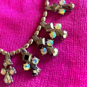 Silver tone necklace. Perfect condition.